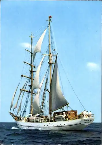 Ak Segelschulschiff Wilhelm Pieck auf dem Meer