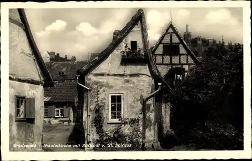 Ak Greifswald Mecklenburg Vorpommern,Nikolaikirche mit Stiftshof v. St. Spiritus