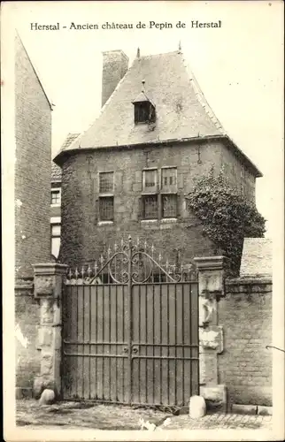 Ak Herstal Wallonien Lüttich, ehemalige Burg von Pippin de Herstal