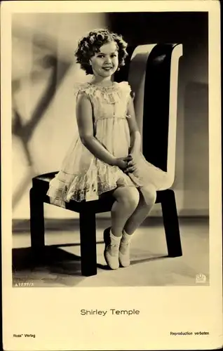 Ak Schauspielerin Shirley Temple, Portrait, Stuhl, Ross 1237/3