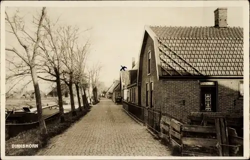 Ak Dirkshorn Nordholland Niederlande, Straßenpartie, Wohnhäuser