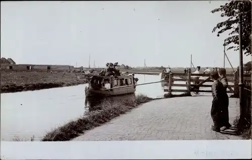 Ak Edam Volendam Nordholland Niederlande, Flusspartie, Boot