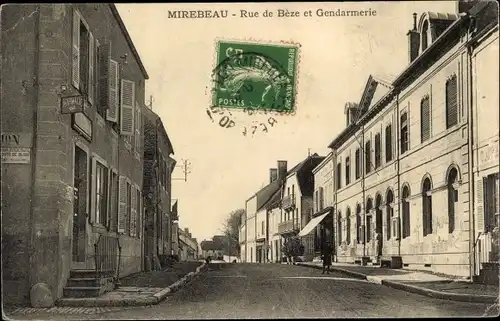 Ak Mirebeau sur Bèze Côte d&#39;Or, Rue de Beze und Gendarmerie
