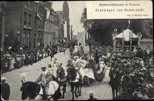 Ak Hoorn Nordholland Niederlande, Zegewagen van Rembrandt, Rembrandtfeesten