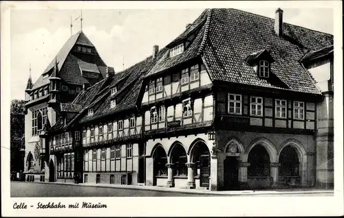 Ak Celle in Niedersachsen, Stechbahn mit Museum, Apotheke