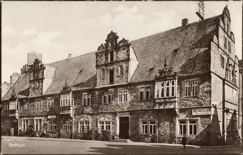 Ak Stadthagen in Niedersachsen, Rathaus, Ratskeller
