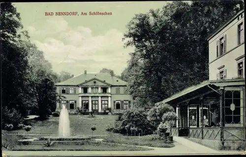 Ak Bad Nenndorf an der Weser, Am Schlösschen, Springbrunnen