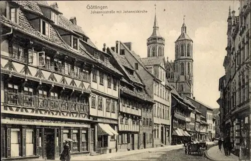 Ak Göttingen in Niedersachsen, Johannisstraße mit Johanniskirche