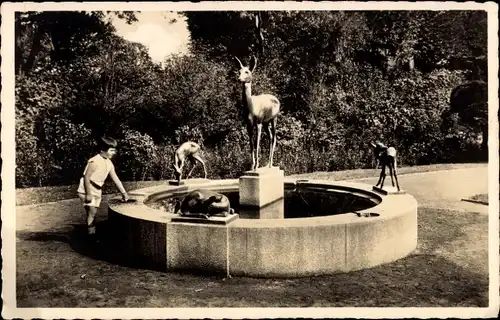 Ak Hansestadt Bremen, Hildebrandt-Brunnen am Wall (Blumenschule)
