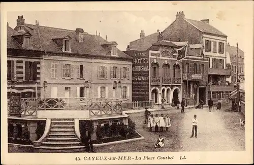 Ak Cayeux sur Mer Somme, La Place Courbet, Grand Hotel