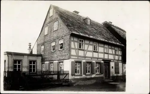 Foto Ak Meißen an der Elbe?, Wohnhaus, Zaun