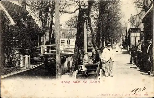 Ak Koog aan de Zaan Nordholland Niederlande, Dorfpartie mit Brücke
