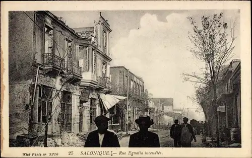 Ak Thessaloniki Griechenland, Egnatia-Straße niedergebrannt