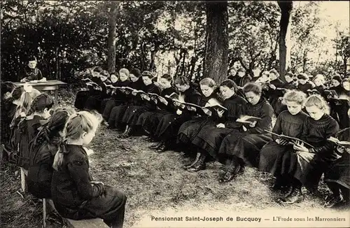 Ak Bucquoy Pas de Calais, Pensionnat Saint Joseph, L'Etude sous les Marronniers