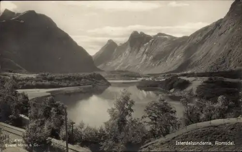 Ak Romsdalen Norwegen, Isterdalstinderne