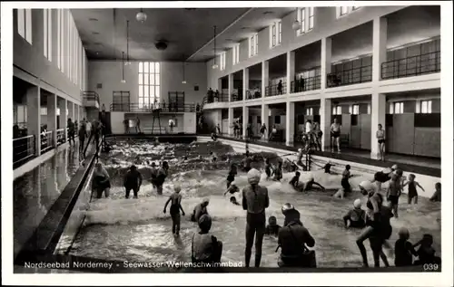 Ak Nordseebad Norderney Ostfriesland, Seewasser Wellenschwimmbad, Badegäste