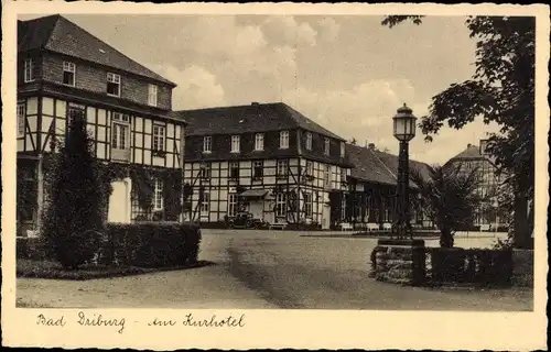 Ak Bad Driburg in Westfalen, am Kurhotel