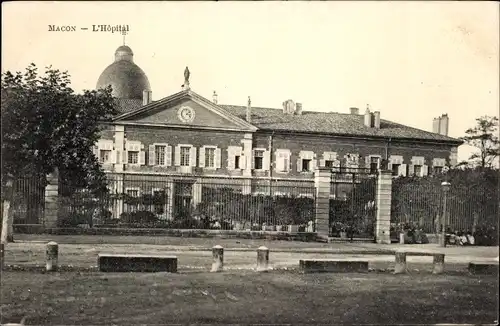 Ak Mâcon Saône-et-Loire, das Krankenhaus