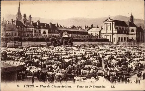 Ak Autun Saône-et-Loire, Place du Champ-de-Mars, Messe am 1. September