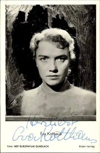 Ak Schauspielerin Eva Kotthaus, Portrait, In einem anderen Land, Autogramm