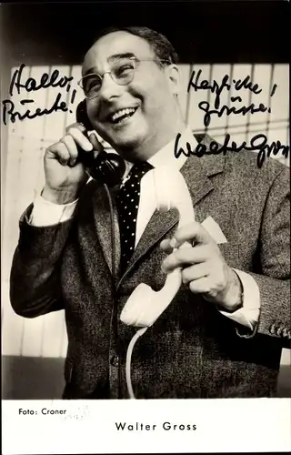 Ak Schauspieler Walter Gross, Portrait mit Telefon, Autogramm