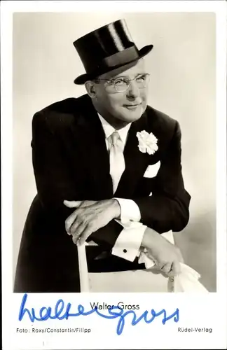 Ak Schauspieler Walter Gross, Portrait im Frack, Autogramm