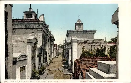 Ak New Orleans Louisiana USA, Alte Gewölbe auf dem St. Louis Cemetery