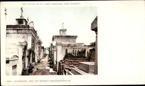 AK New Orleans Louisiana USA, alte Gewölbe auf dem St. Louis Cemetery
