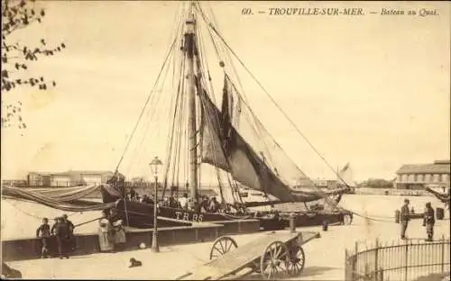 Ak Trouville sur Mer Calvados, Segelschiff im Hafen