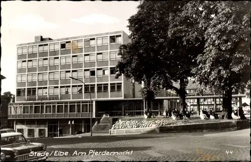 Ak Stade Elbe, Am Pferdemarkt, Gebäude, Auto