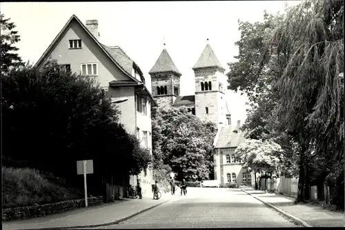 Foto Ak Bad Klosterlausnitz in Thüringen, Straßenpartie, Klosterkirche