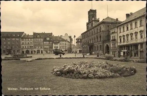 Ak Weimar in Thüringen, Marktplatz mit Rathaus