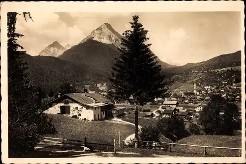 Ak Mittenwald in Oberbayern, Panorama von den Rainanlagen, Wettersteingebirge