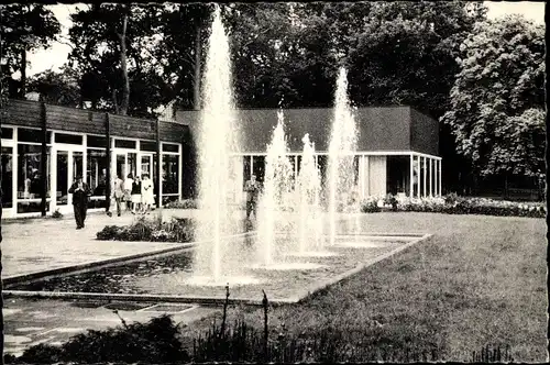 Ak Bad Zwischenahn in Oldenburg, Wandelhalle, Springbrunnen