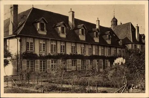 Ak Paray le Monial Saône et Loire, Fassade des Klosters Mariä Heimsuchung auf der Seite des Gartens