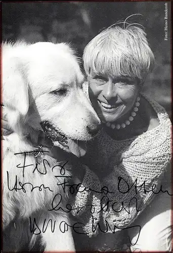 Ak Schauspielerin Barbara Rütting, Portrait mit Hund, Kinderbücher