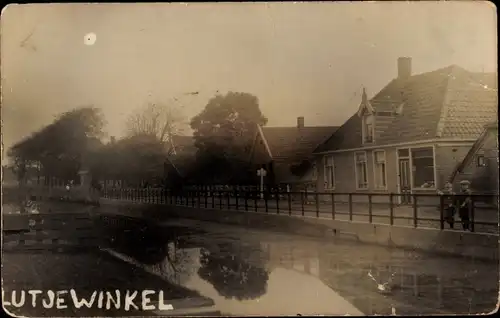 Foto Ak Lutjewinkel Nordholland, Dorfpartie