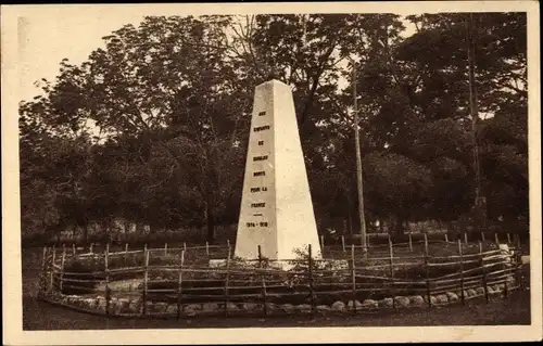 Ak Savalou Benin, Kriegsdenkmal