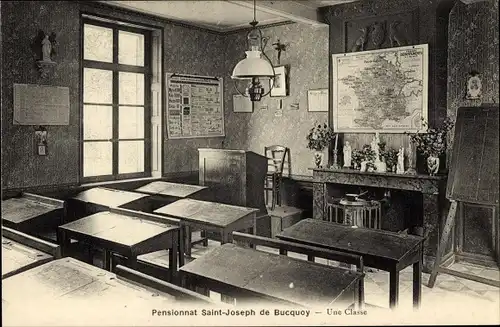 Ak Bucquoy Pas de Calais, Pensionnat Saint Joseph, Une Classe