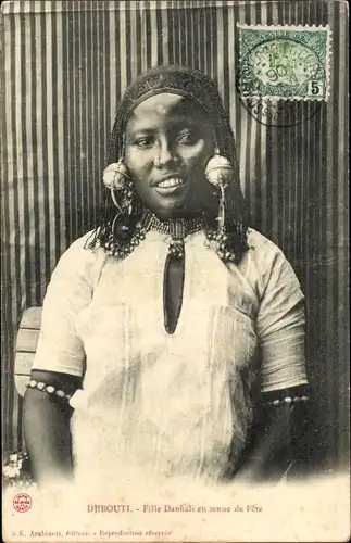 Ak Volkstypen Djibouti, Fille Dankali en tenue de Fete