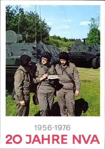 Ak 20 Jahre NVA 1956-1976, Nationale Volksarmee der DDR, Panzer, Soldaten in Uniform