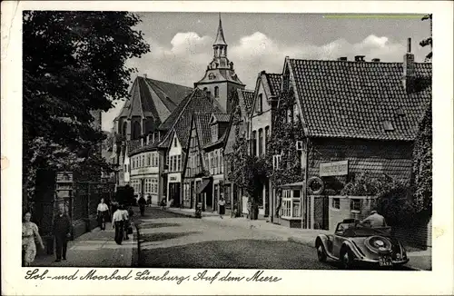 Ak Lüneburg, Auf dem Meere, Straßenpartie, Passanten