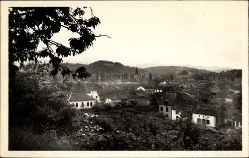 Ak Tournay Hautes Pyrénées, Gesamtansicht und die Pyrenäen