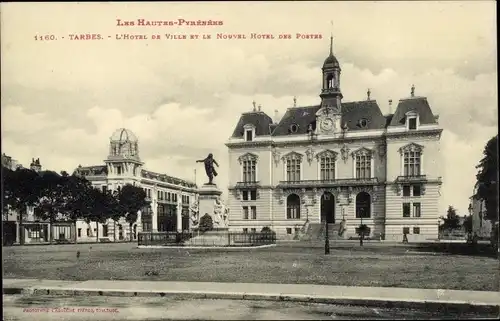 Ak Tarbes Hautes Pyrénées, das Rathaus und das neue Postamt