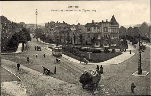 Ak Arnhem Gelderland Niederlande, Sweerts de Landasstraat en Zijpend weg, Tram