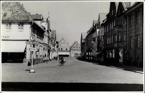 Foto Ak Buxtehude in Niedersachsen, Straßenpartie, Wegweiser