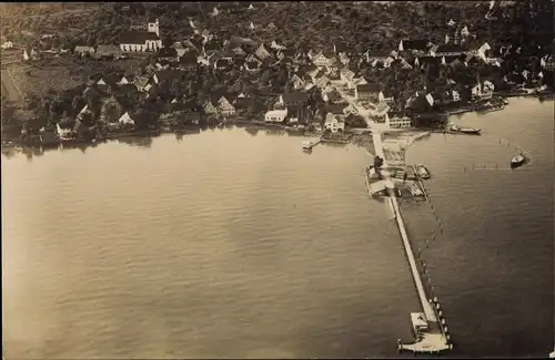 Ak Immenstaad am Bodensee, Blick auf den Ort bei Hochwasser, Fliegeraufnahme