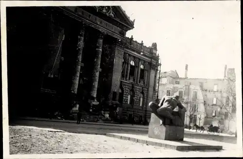 Foto Warszawa Warschau Polen, Partie am Theater, Kriegszerstörungen, II WK