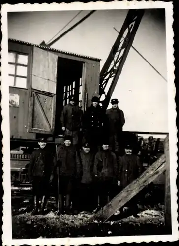 Foto Polen, Arbeiter vor einem Kohlenkran