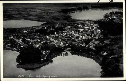 Ak Kalisz Pomorski Kallies Pommern, Totalansicht der Ortschaft, Fliegeraufnahme